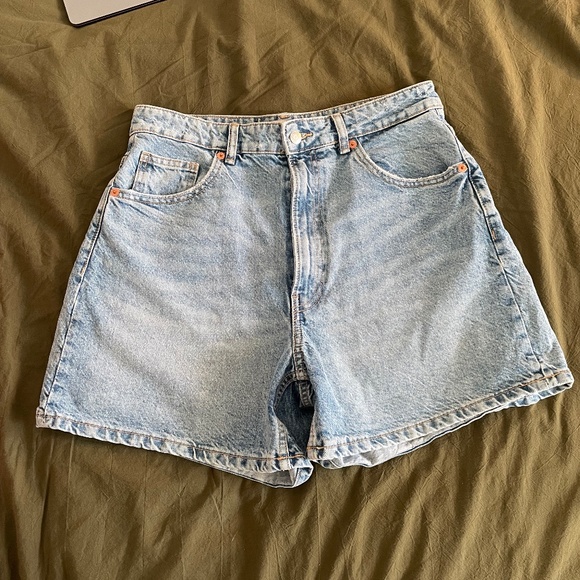 Zara Denim Shorts - Picture 1 of 3